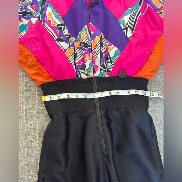 Vintage Tyrolia Ladies Ski Suit With Stirups Size 4 - Picture 11 of 16